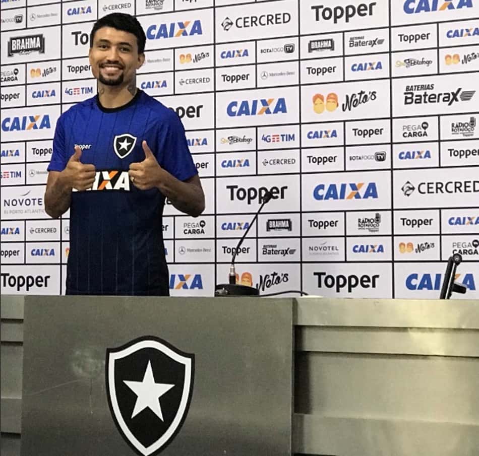 Kieza se diz motivado com concorrência e cita cobrança do pai 'muito chato'