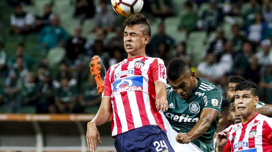 "Colaboramos bastante com a eliminação", lamenta técnico do Junior Barranquilla