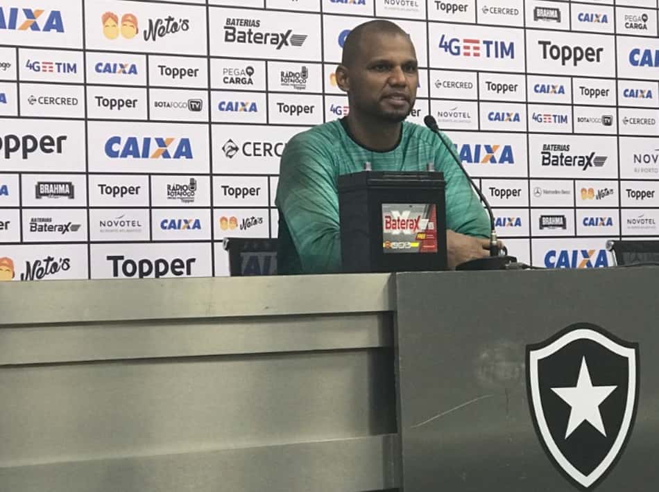 Mudou o tom? Jefferson não crava adeus: 'A princípio paro no fim do ano'