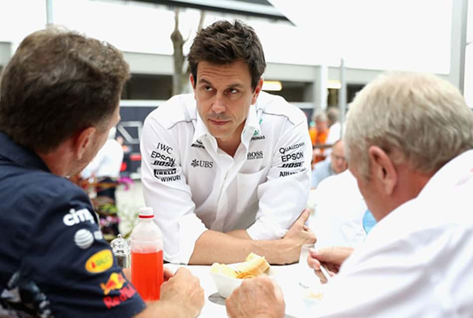 Wolff descarta "truques" e admite motor Ferrari com mais arranque