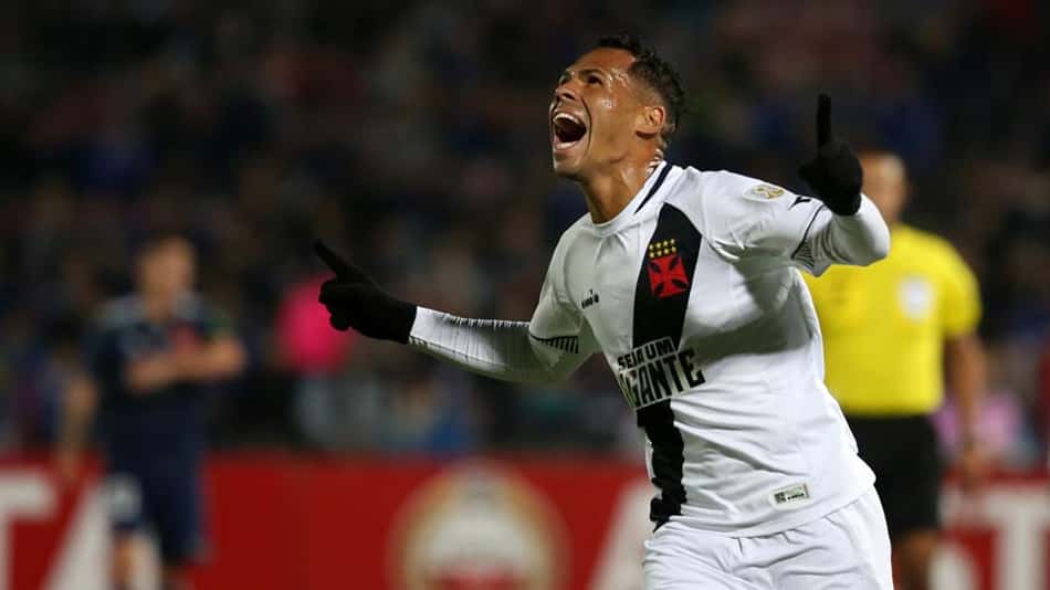 Na despedida da Liberta, Vasco vence a La U e leva vaga à Sul-Americana
