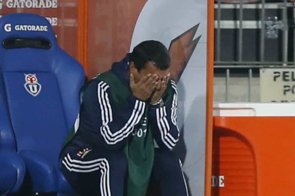Técnico da U. de Chile define sensação após vexame: "Estamos arrasados"