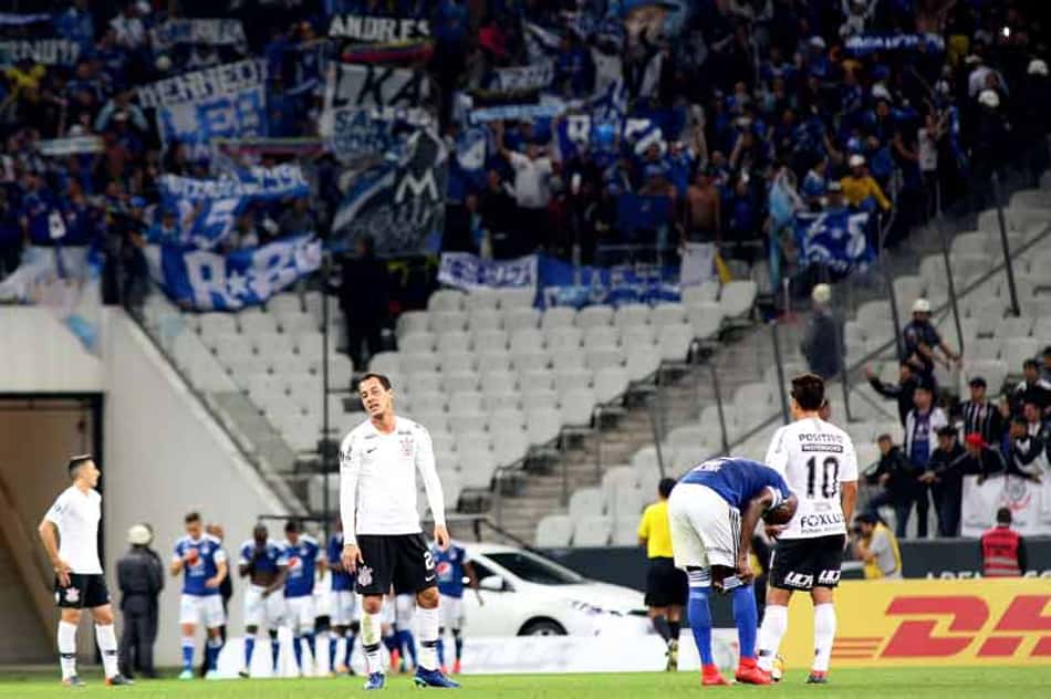 Na estreia de Loss, Corinthians perde e fica com sexta melhor campanha