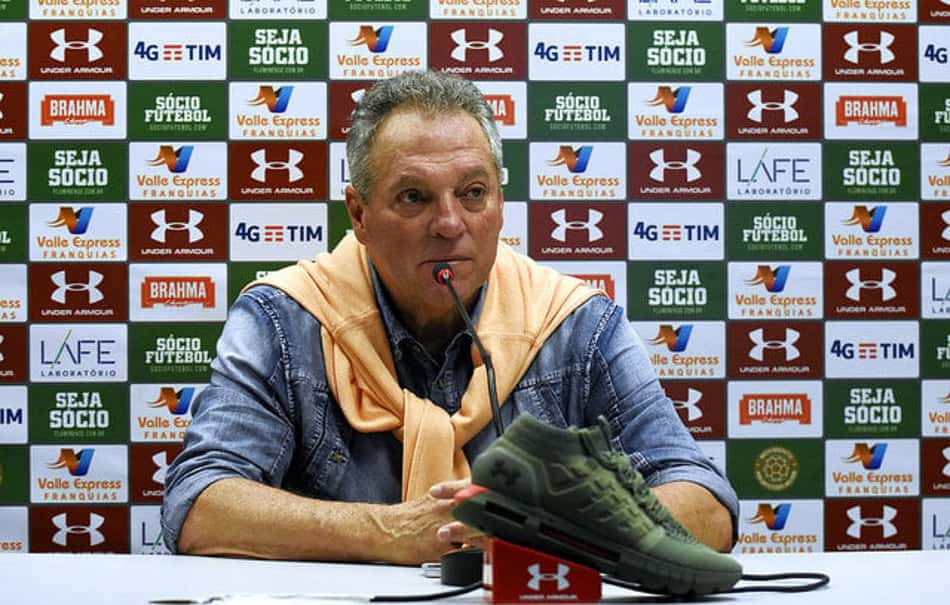 Apesar de vitória do Flu, Abel dá bronca: 'Chapecoense foi melhor'
