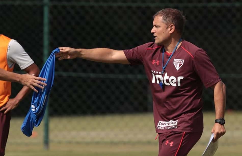 Em reapresentação, Aguirre testa opções para escalar São Paulo na 4ª