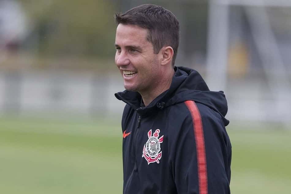 Loss pode repetir Carille e espantar desconfiança com vitória em clássico