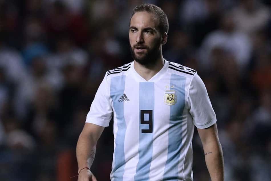 Vilão nas últimas três finais e em jejum, Higuaín é aposta da Argentina