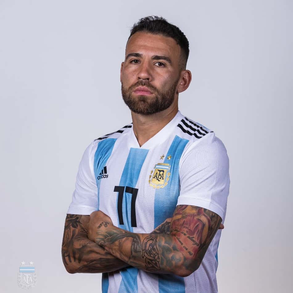 Ex-Galo, Otamendi encaminha futuro após especulações de retorno na América do Sul