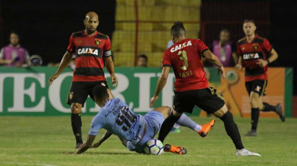 Claudinei comemora solidez no sistema defensivo e prevê evolução do Sport