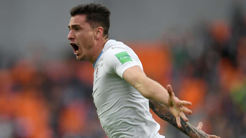 "Heroi" do Uruguai na estreia, Giménez quase abandonou o futebol