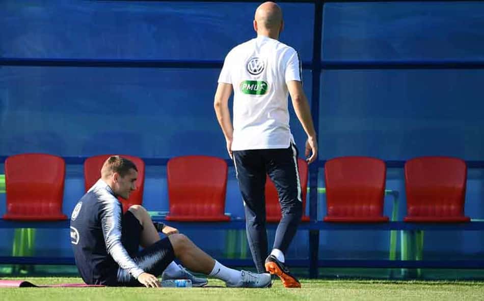 Griezmann tem lesão no tendão e abandona o treinamento da França