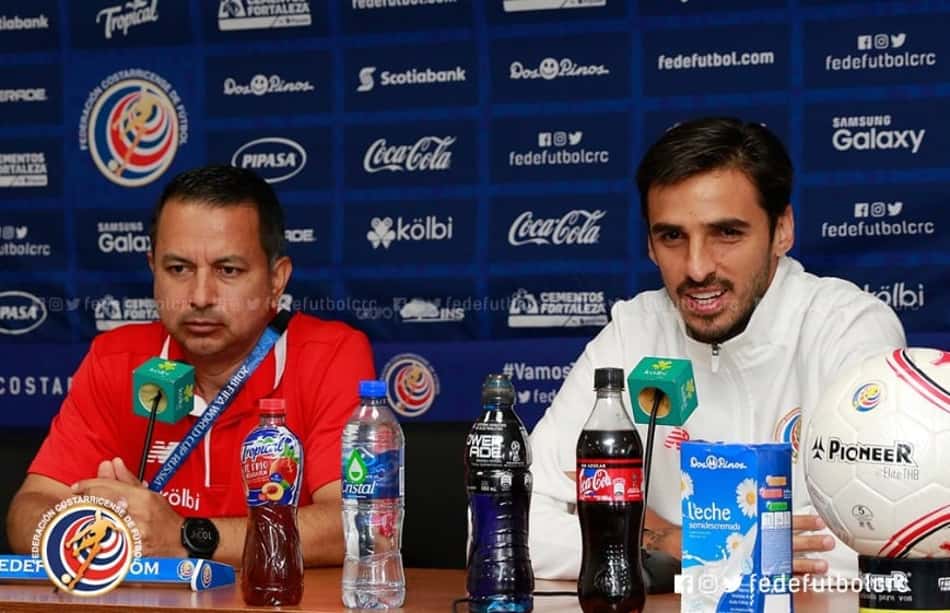 Craque da Costa Rica, Bryan Ruiz nega rumores de brigas na seleção