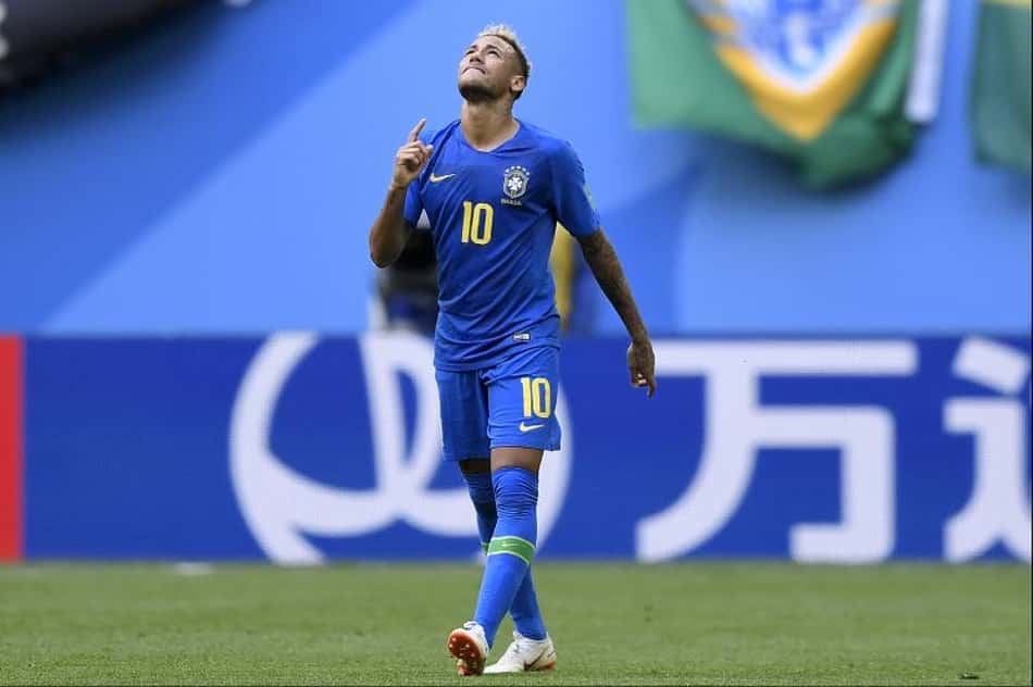 Com gol 'chorado', Neymar supera Romário na artilharia da Seleção