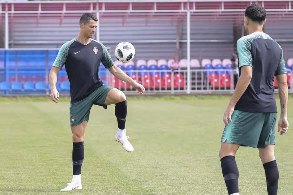 Primeira vítima em Copas e dono de recorde: Irã está no caminho de CR7