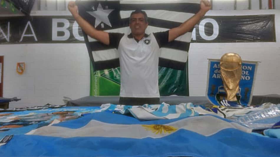 Ele representa o Bota e é apaixonado pela Argentina. Mas não é Carli