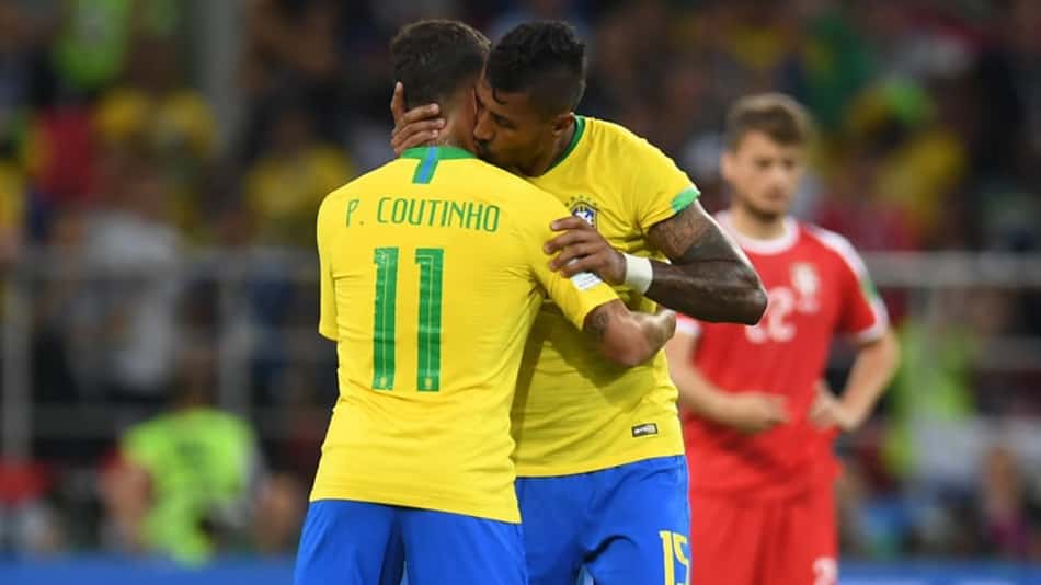 Paulinho festeja com Coutinho