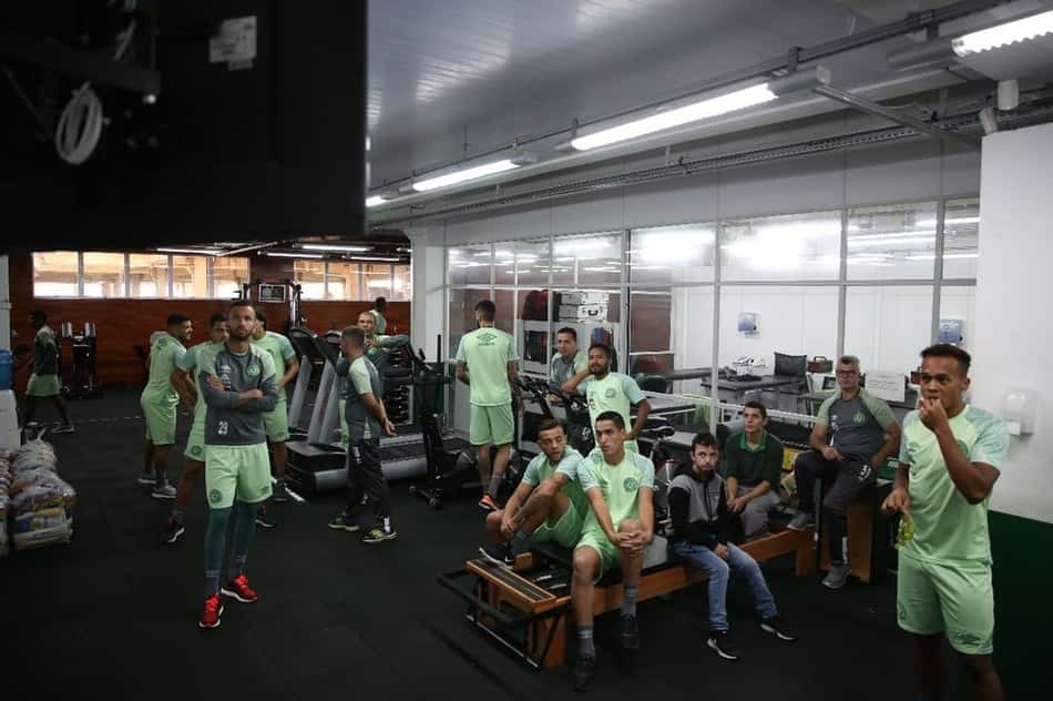 Divisões de atenção: Chapecoense treina e assiste jogo do Brasil