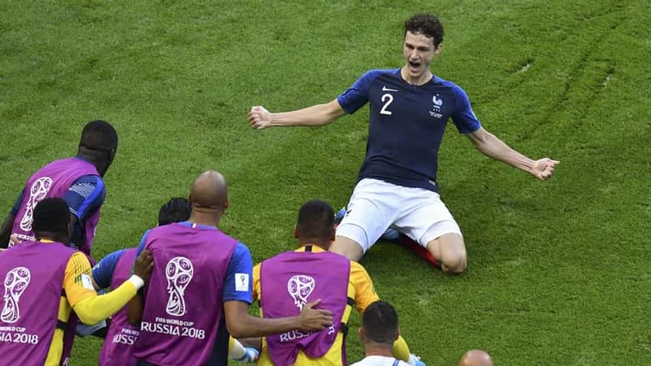 Pavard se emociona com mensagem dos pais e fala sobre gol: 'Não dormi'