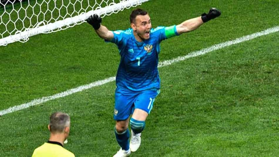Afinfeev celebra a classificação russa para as quartas de final 