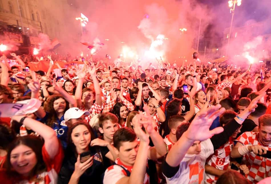 Festa russa e emoção dos pênaltis: veja imagens marcantes de mais um dia de disputas na Copa