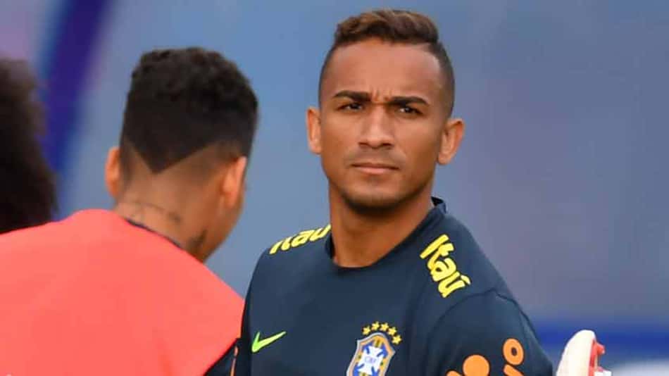 COPA #DIA22: Danilo fora da Copa, Seleção escalada e o 'enigma' Cavani