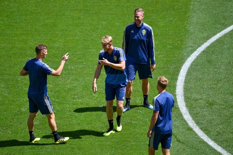 Suécia faz treino fechado e 'celebra' temperatura mais amena em Samara