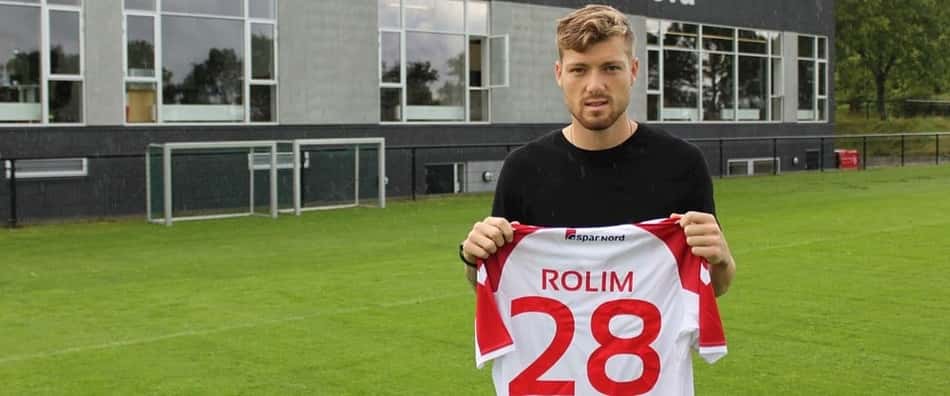 Yann Rolim tem nome regularizado e está liberado para atuar pela Chape