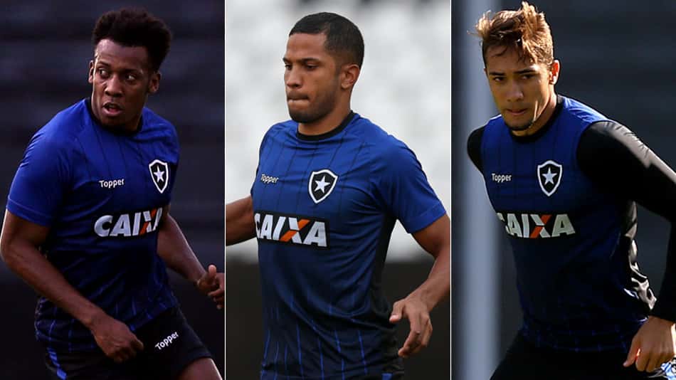 Moisés, Yago e Jean estão emprestados pelo Corinthians até o fim do ano. Veja imagens do trio a seguir 