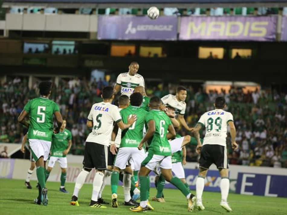 Guarani vence o Coritiba e entra no G-4 da Série B; Coxa cai para 5º