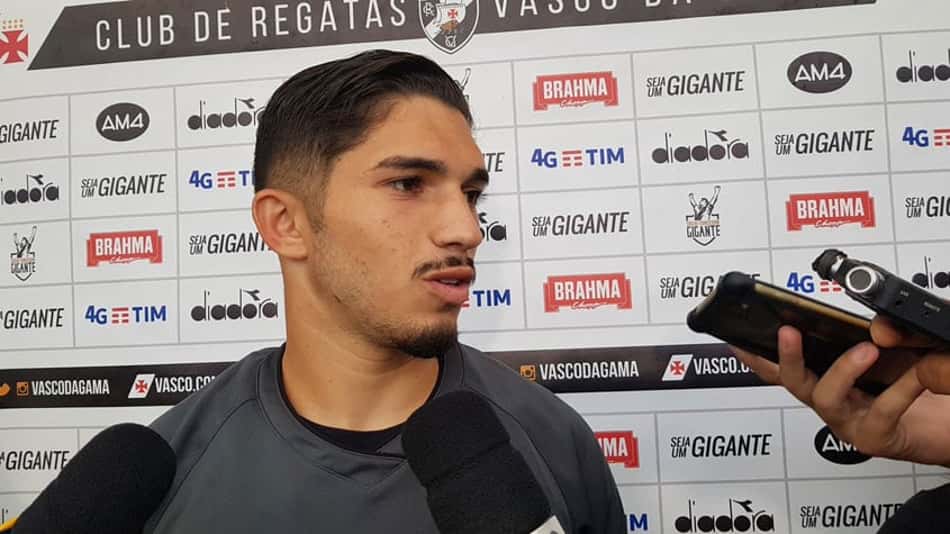 Andrey exalta chances do Vasco em derrota e diz que 'a diretoria que tem de responder' sobre atraso de salário