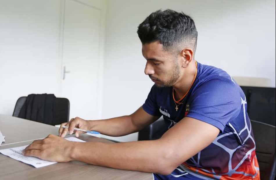 Vasco acerta a renovação de Andrés Rios até o fim desta temporada
