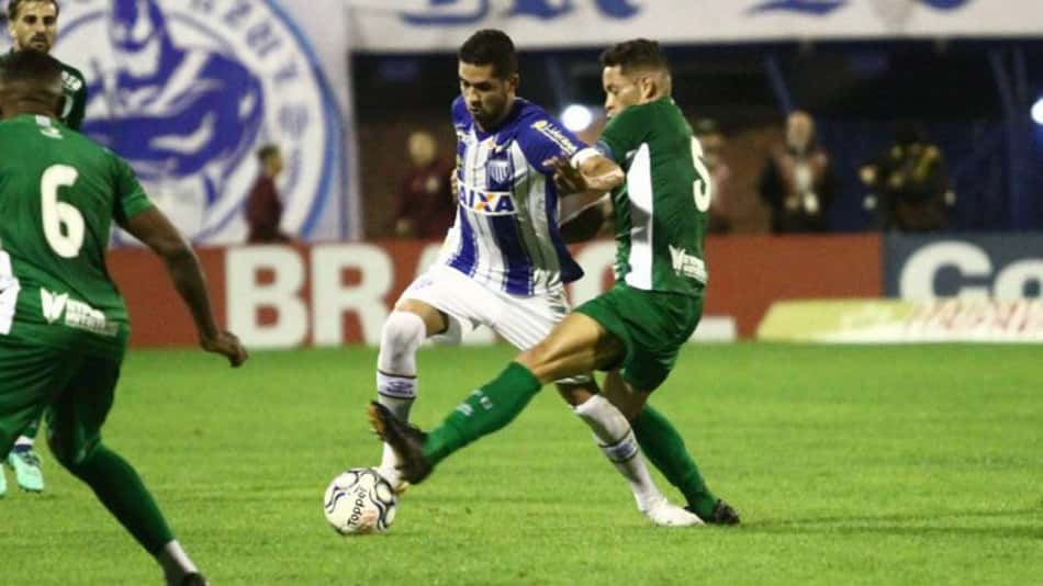 Renato celebra retorno ao Avaí em palco de conquista do acesso em 2016