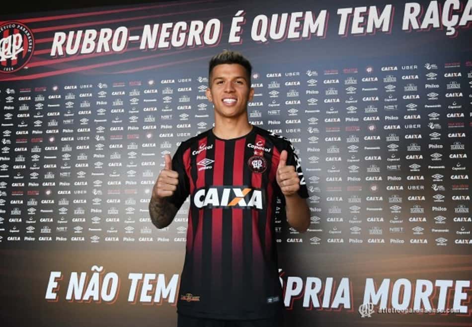 Atacante foi anunciado pelo Furacão nesta quinta-feira