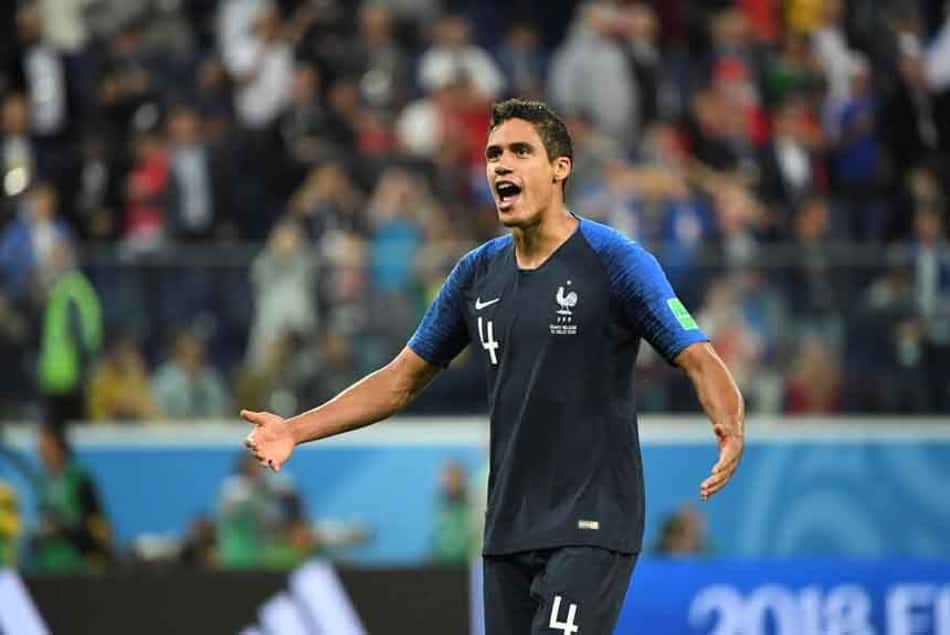 Manchester United anuncia a contratação de Raphael Varane, ex-Real Madrid