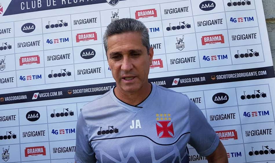 Com Henríquez, Vasco treina e Jorginho avalia novo reforço