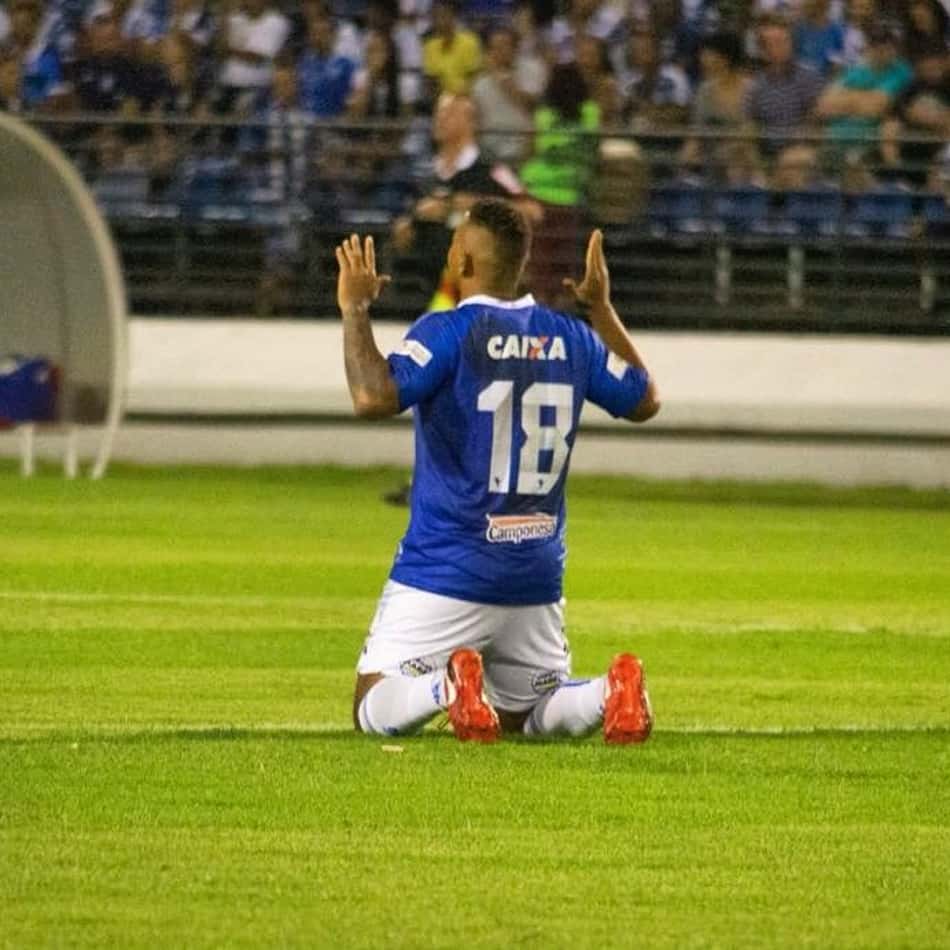 CSA derrota o Sampaio Corrêa e vai a vice-liderança da Série B