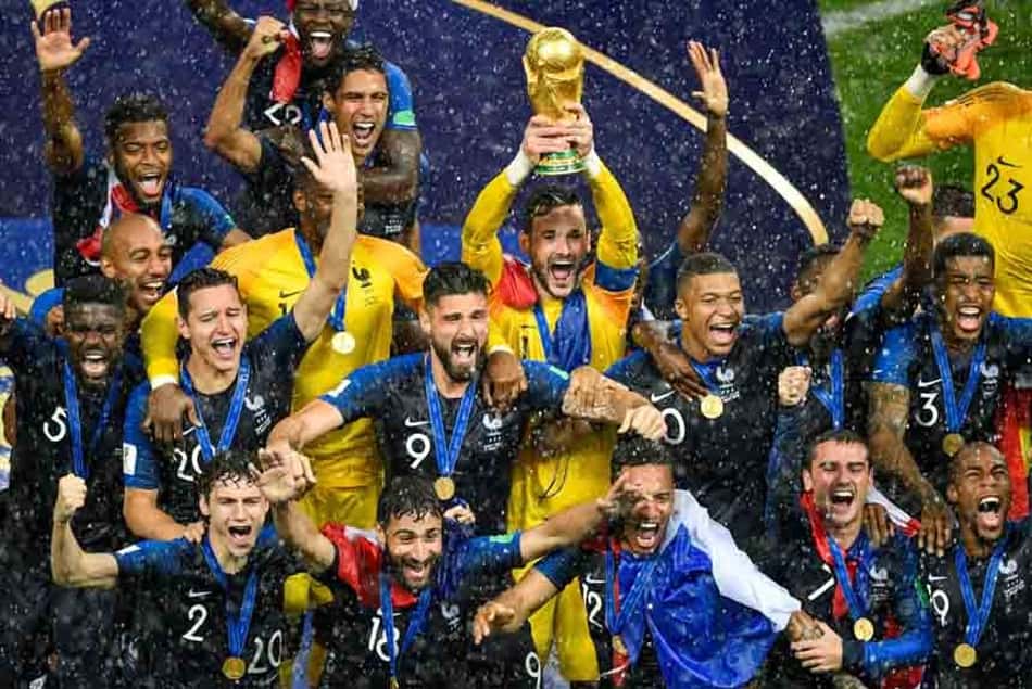 Lloris ganha seu 'Grand Slam' e se torna o quarto goleiro a erguer a taça