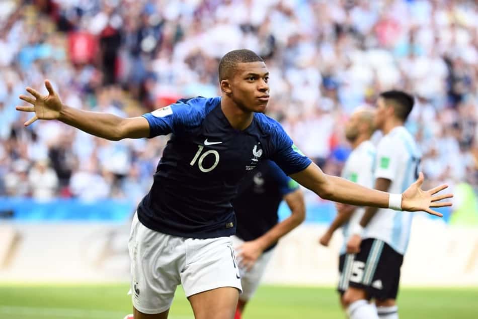 [VÍDEO]: Mbappé faz gol de costas com o calcanhar em treino da Seleção Francesa