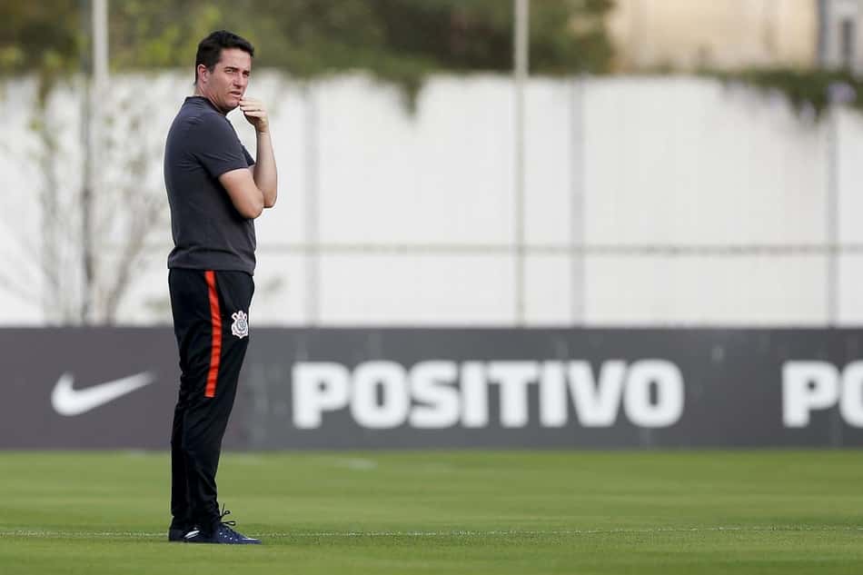Loss aprova parada no Corinthians e crava: 'Estamos melhores que antes'