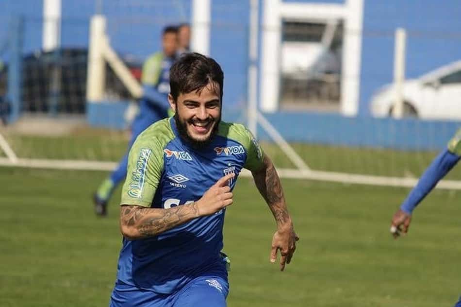 Lateral-esquerdo do Avaí deseja time focado para conquistar o acesso