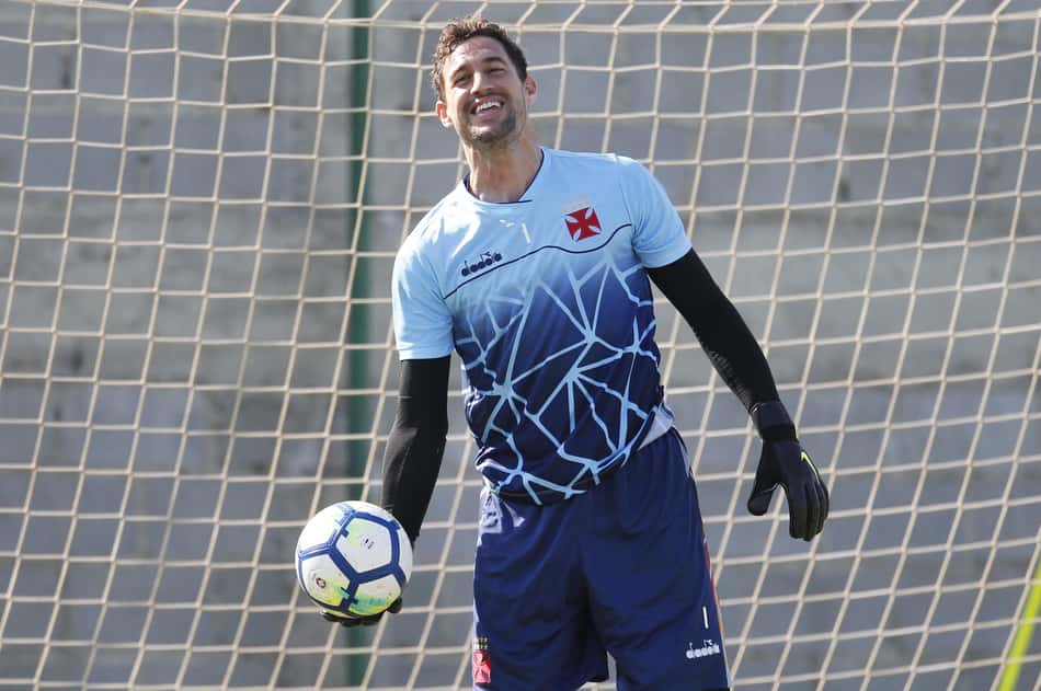 Ex-goleiro do Libertad manda recado para Martín Silva