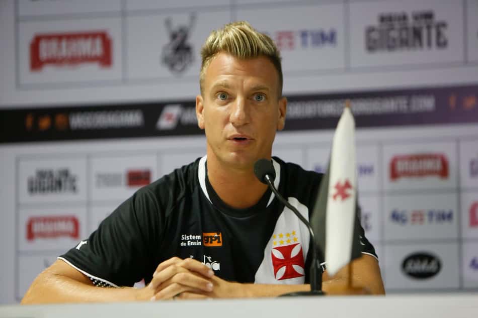 Vasco não cumpre regularização a tempo e Maxi está fora contra LDU