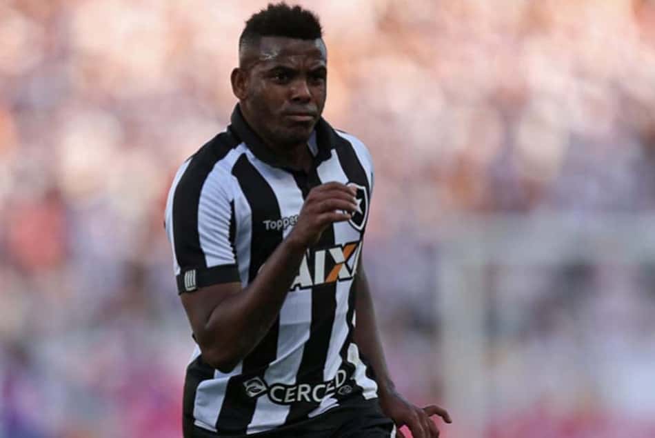 Chape se aproxima da contratação do meia Marcos Vinícius, do Botafogo