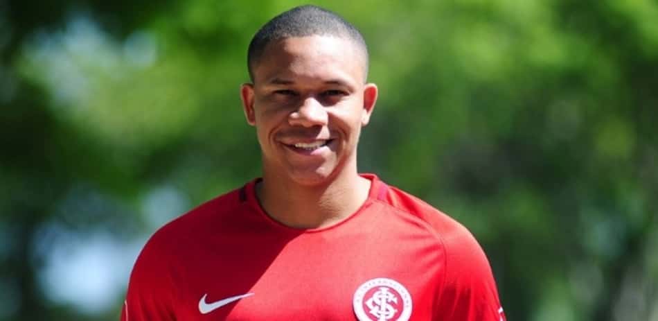 "Sabia que aproveitaria a oportunidade", comemora Wellington Silva
