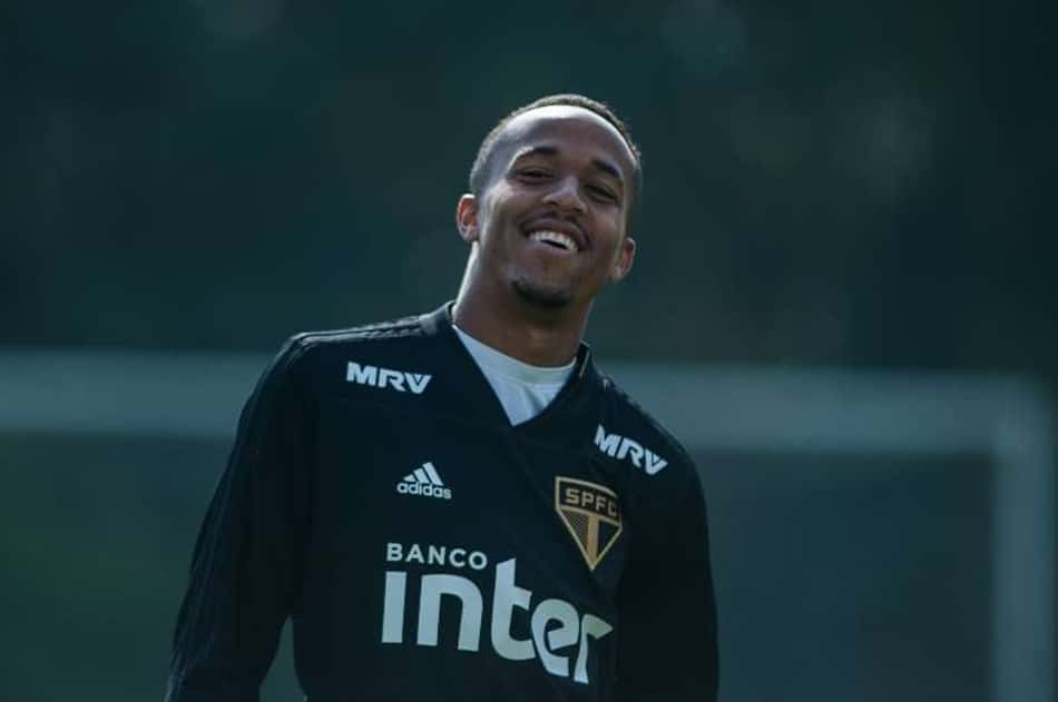 Com chance de alcançar a liderança, São Paulo se despede de Éder Militão