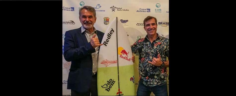 Carlos Burle participa de ação envolvendo surfe e educação