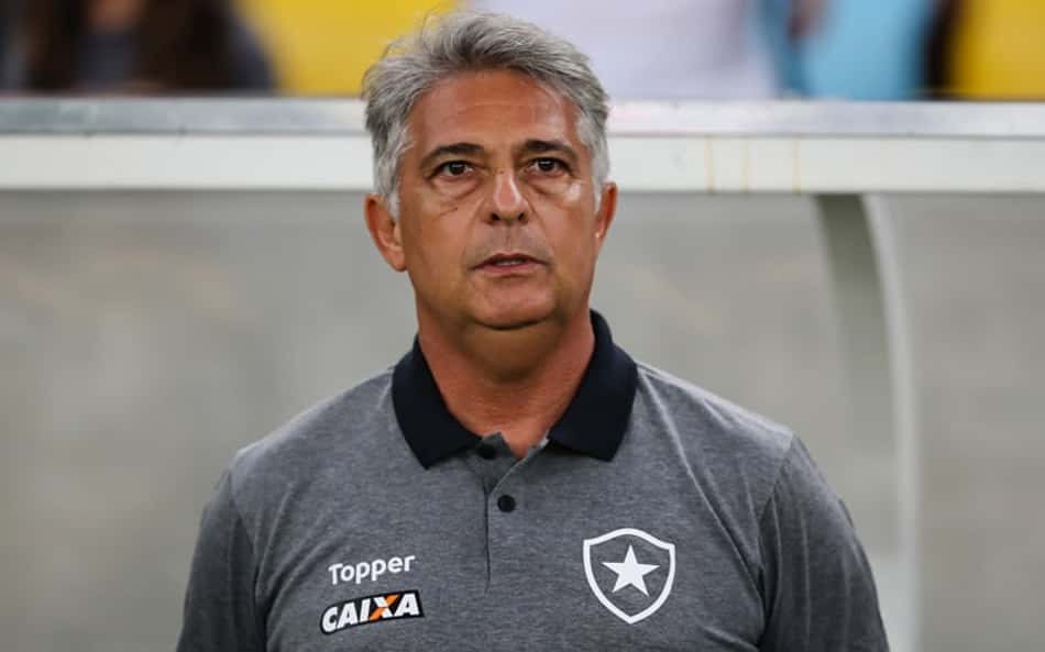 Contra a Chape, Bota quer vencer para espantar a crise e tirar pressão