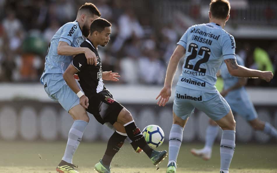 Novo esquema, mesma pegada: Vasco se inspira no 1º turno contra o Grêmio