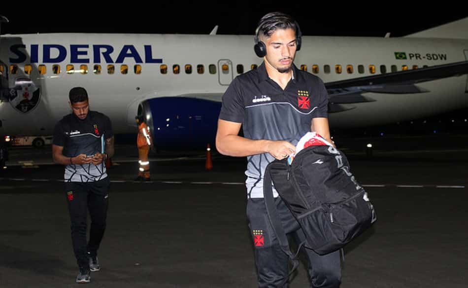 Andrey na chegada ao Equador, já concentrado para a partida desta quarta. Veja a seguir a galeria especial do L!