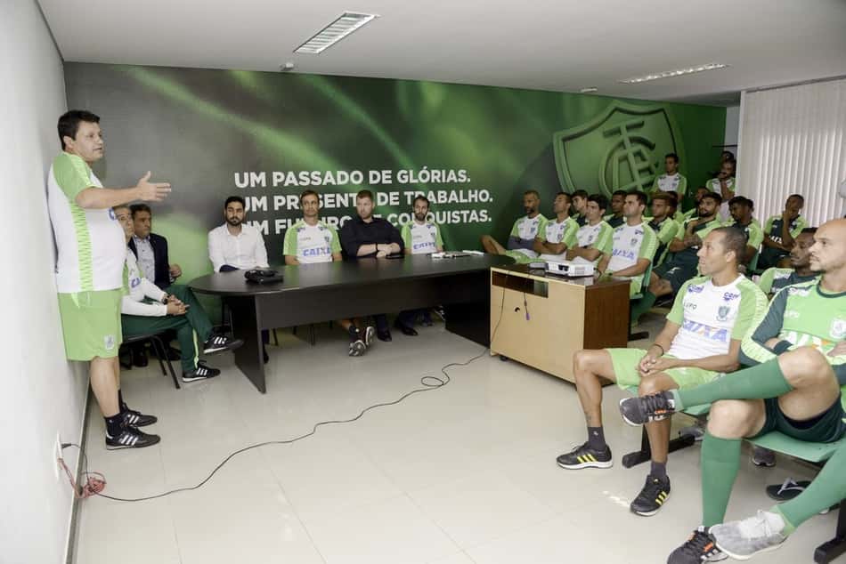 Adilson Baptista